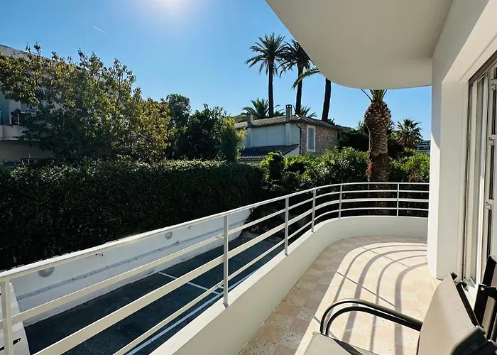 Loti Апартаменти Антіб